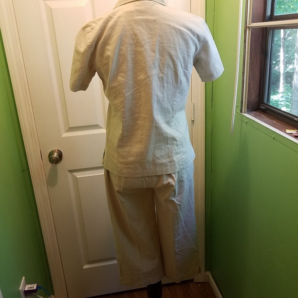 Sz ps, embossed embroidery 2 pc capri set - Picture 3 of 8